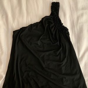 Women’s one ruffled shoulder top